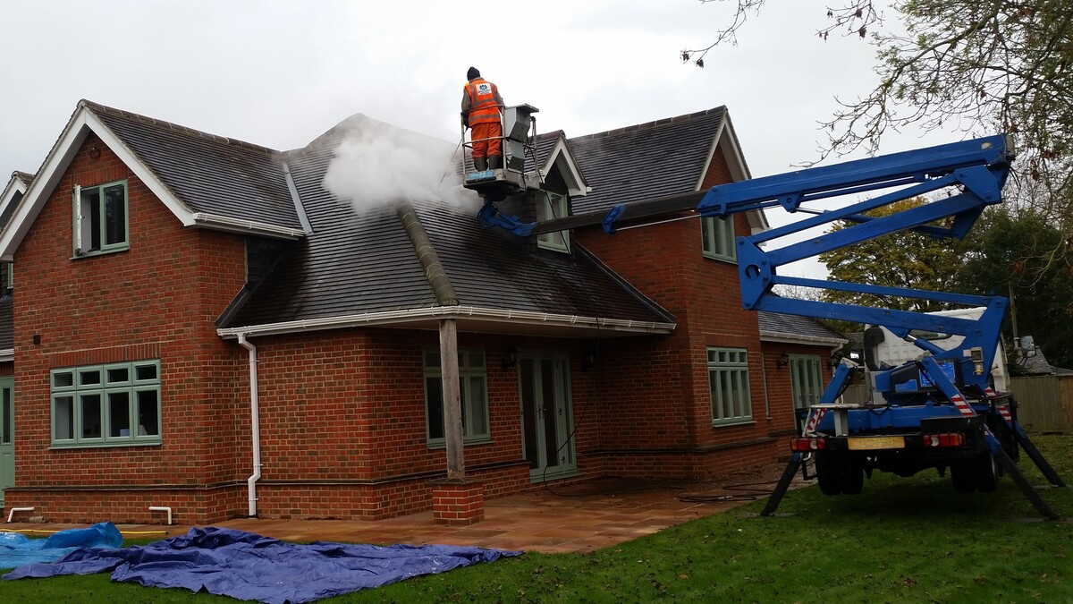 Roof Cleaning & Maintenance